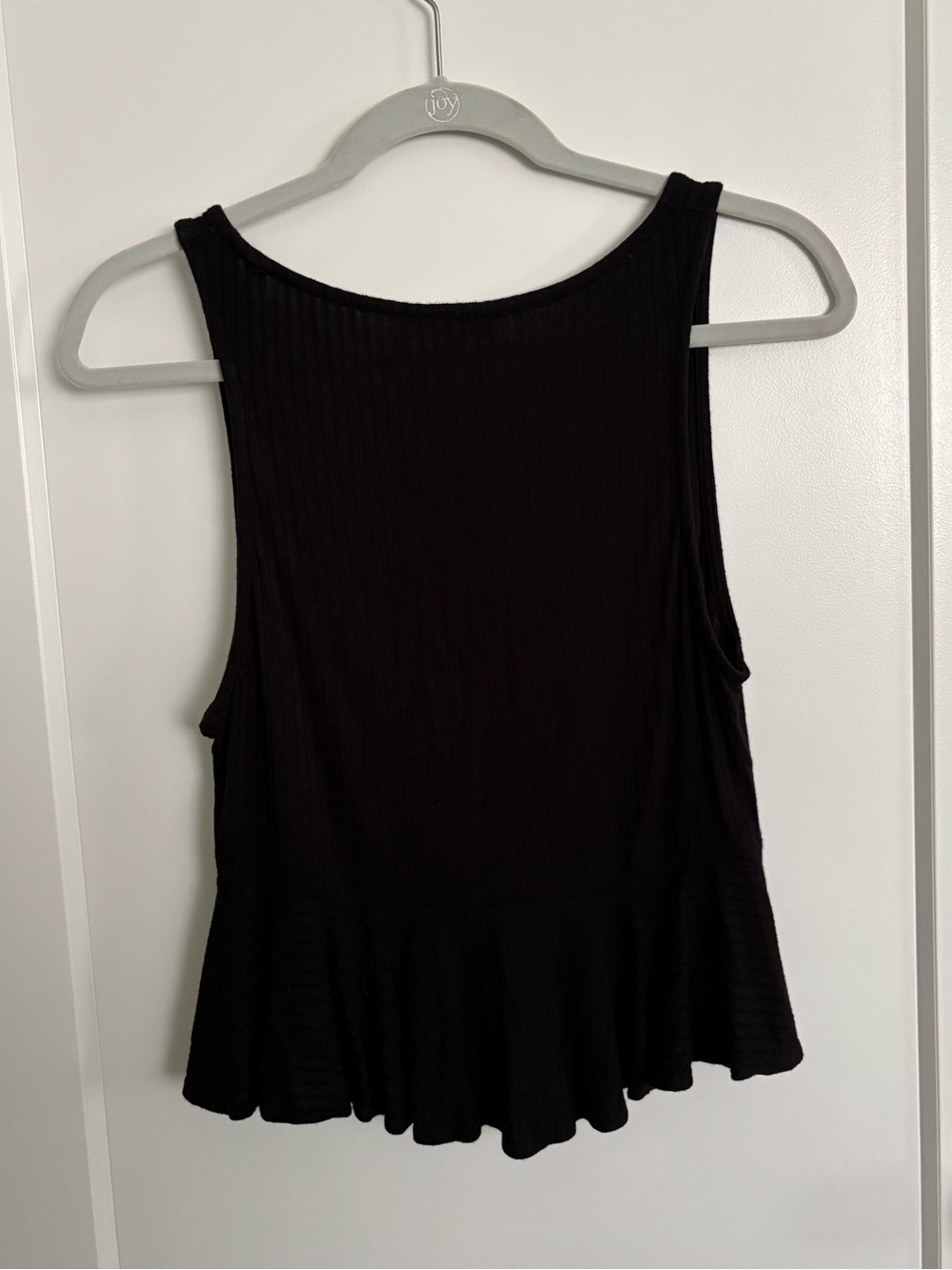 Lulu’s Black Ribbed Cropped Tank Top - Picture 2 of 4